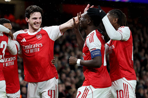 "Арсенал" продлил серию без поражений после ничьей с "Байером"