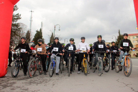 Школьники Балакяна выиграли велогонку