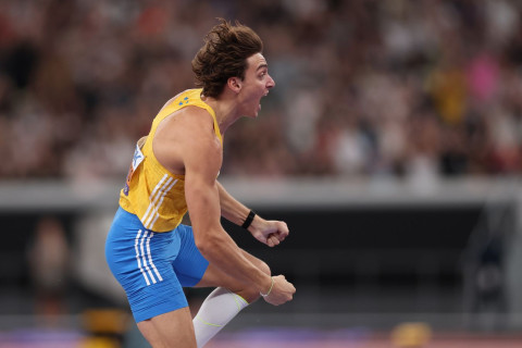 Arman Düplantis karyerasında 15-ci dəfə dünya rekordunu yeniləyib