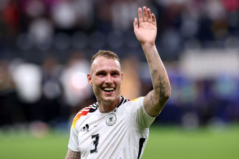 “Mançester Yunayted” Almaniya millisinin müdafiəçisini 35 milyon avroya almaq istəyir