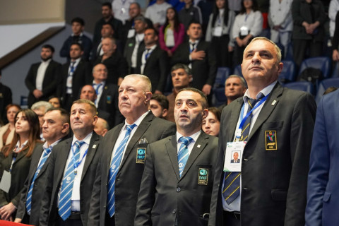 Cтартовал чемпионат Азербайджана по тяжелой атлетике