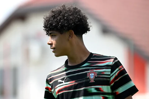 Ronaldunun oğlu meydanda özünün yaxşı aparmadığına görə cəzalandırıldı - VİDEO