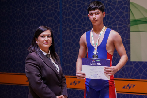 Azərbaycan çempionatı: Kişi ağırlıqqaldıranlar arasında qaliblər müəyyənləşib - FOTO