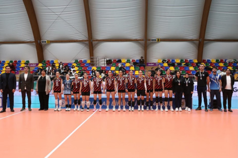 Voleybol üzrə Azərbaycan birinciliyində çempionlar bəlli olub - FOTO