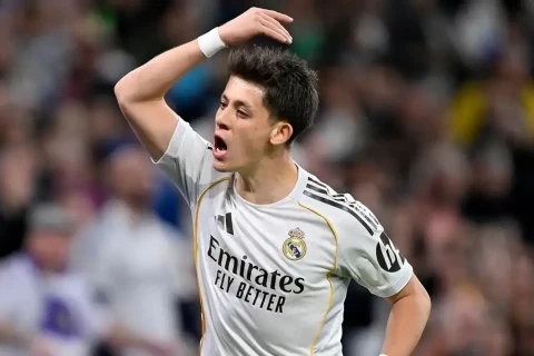 Arda Gülerdən inanılmaz qol: 65 metrdən rəqib qapısına yol tapdı - VİDEO