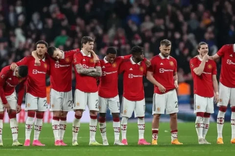 "Манчестер Юнайтед" может выставить на продажу четырех игроков