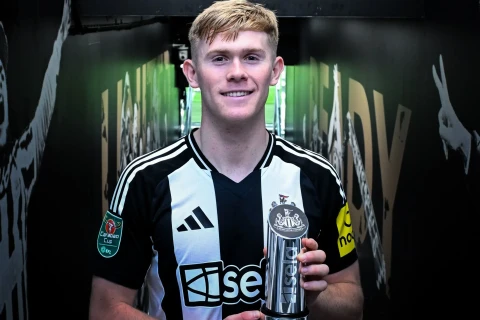 "Ливерпуль" и "Арсенал" следят за защитником "Ньюкасла"