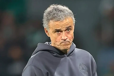 “Çelsi” baş məşqçini dəyişmək niyyətinə düşüb