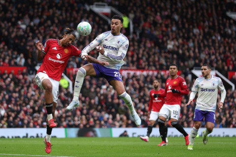 "Манчестер Юнайтед" нанес "Астон Вилле" третье поражение подряд