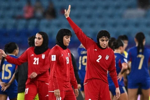 Еще три иранские футболистки решили вернуться в страну из Австралии