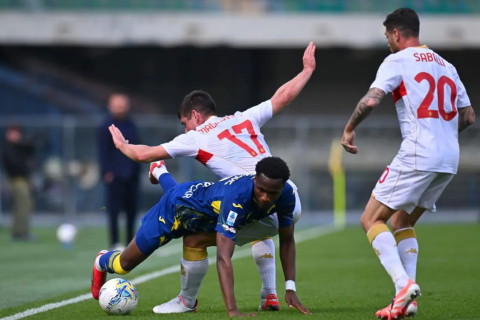 Seriya A: Daniele De Rossinin “Genoa”sı sağ qalmaq yolunda