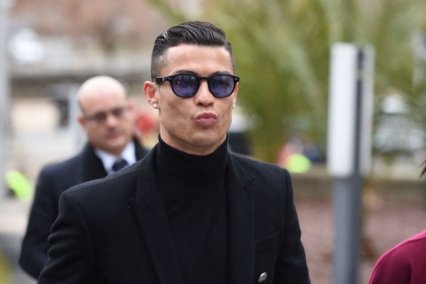 Kriştianu Ronaldu Madriddə dəbli geyimi ilə diqqət çəkib - FOTO