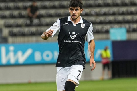 “Neftçi”nin yarımmüdafiəçisi: “Qələbəyə layiq idik”