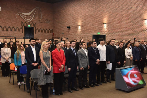 Fərid Qayıbov federasiya rəsmiləri ilə görüşüb - FOTO