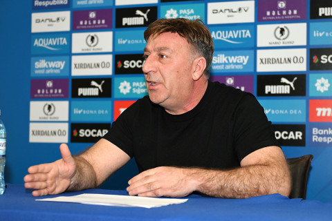 Mirbağır İsayev məşqçilərlə ilk toplantısını edib - FOTO