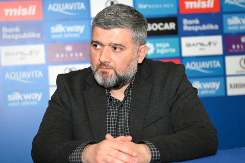 Mirbağır İsayev məşqçilərlə ilk toplantısını edib - FOTO