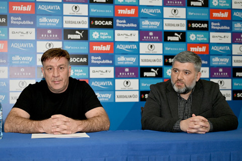 Mirbağır İsayev məşqçilərlə ilk toplantısını edib - FOTO