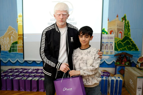 Paralimpiyaçılar valideyn himayəsindən məhrum uşaqlarla görüşüb - FOTO