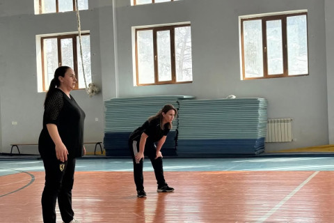 Xəzər rayonunda təhsil işçiləri arasında mini voleybol turniri keçirilib - FOTO