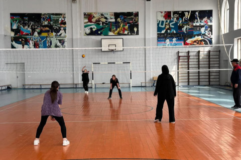 Xəzər rayonunda təhsil işçiləri arasında mini voleybol turniri keçirilib - FOTO