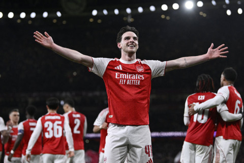 "Арсенал" обыграл "Байер" и вышел в четвертьфинал Лиги чемпионов