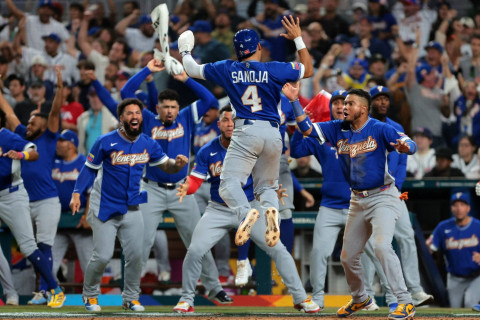 Venezuela beat USA to win first-ever world baseball title
