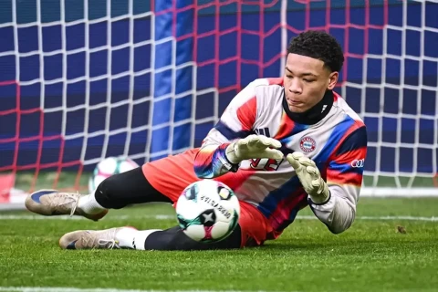 “Bayern”də qapıçı qalmadı: Dünya nəhəngi Çempionlar Liqasında qanunları poza bilər