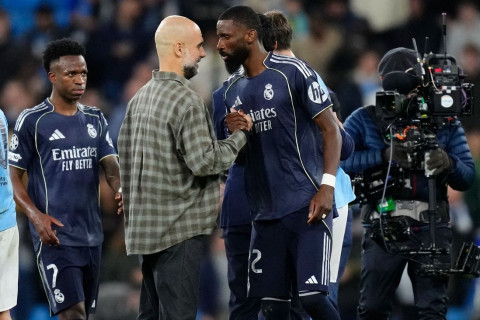 Rüdigerdən anlaşılmaz hərəkət: Qvardiolaya hücum etdi - VİDEO