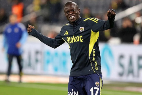 N'Qolo Kante evləndi: 34 yaşlı ulduzun seçimi hər kəsi təəccübləndirdi - FOTO