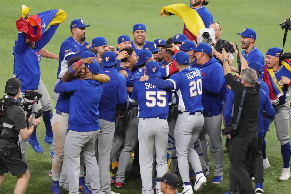 Beysbolda sensasiya qeydə alınıb - VİDEO