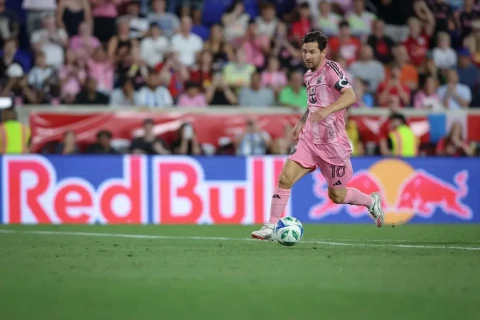 Лионель Месси забил 900-й гол в карьере