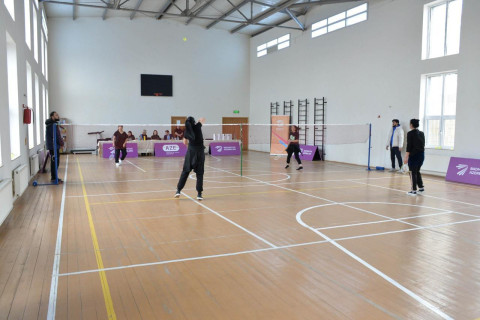 Федерация бадминтона провела турнир среди заключенных женщин и подростков