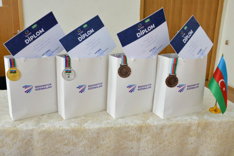 Федерация бадминтона провела турнир среди заключенных женщин и подростков