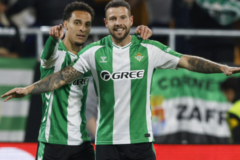 "Бетис" разгромил "Панатинаикос" в 1/8 финала Лиги Европы - ОБНОВЛЯЕТСЯ