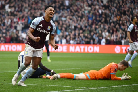 "Астон Вилла" переиграла "Вест Хэм", "Тоттенхэм" разгромно уступил "Ноттингем Форест" - ОБНОВЛЕНО - ВИДЕО