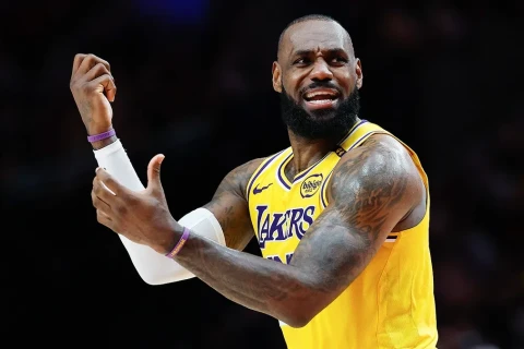 Леброн установил новый рекорд НБА по количеству матчей