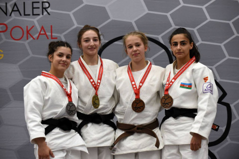 Юные дзюдоистки Азербайджана завоевали шесть медалей в Германии