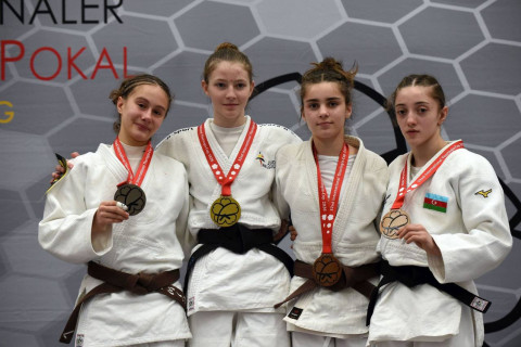 Юные дзюдоистки Азербайджана завоевали шесть медалей в Германии