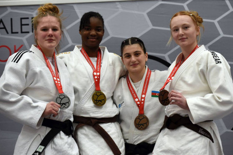 Юные дзюдоистки Азербайджана завоевали шесть медалей в Германии