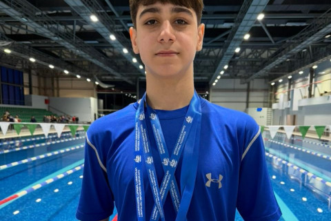 Azərbaycan üzgüçüləri Gürcüstandakı beynəlxalq yarışda 47 medal qazanıblar