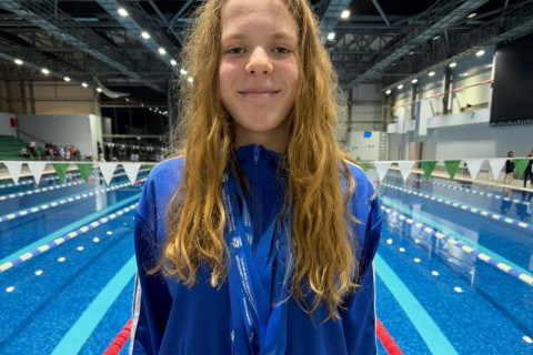 Azərbaycan üzgüçüləri Gürcüstandakı beynəlxalq yarışda 47 medal qazanıblar