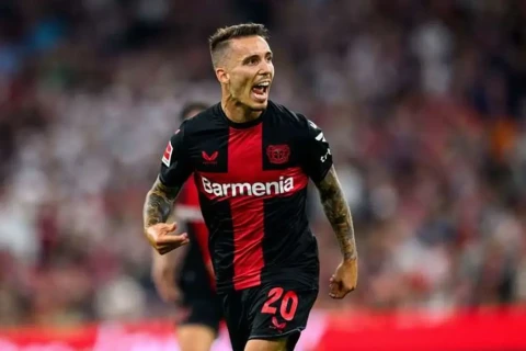 Deku "Barselona"nın keçmiş müdafiəçisini kluba qaytarmağa cəhd edir