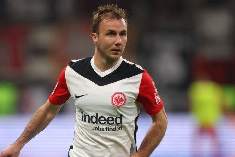 Dünya çempionu “Ayntraxt Frankfurt”la müqaviləsini uzadacaq