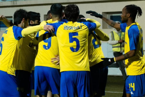 Premyer Liqa klubunun baş məşqçisi qardaşını Afrikaya göndərdi