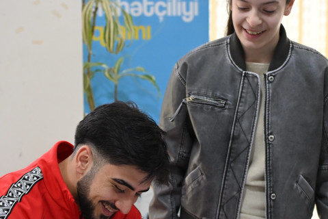 Игроки сборной Азербайджана провели автограф-сессию в Сумгайыте - ФОТО