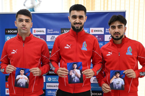 Игроки сборной Азербайджана провели автограф-сессию в Сумгайыте - ФОТО