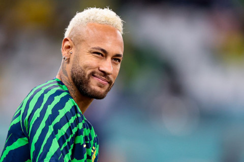 Milliyə çağırılmayan Neymar həftəsonu vaxtını poker oynamaqla keçirib