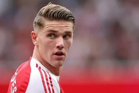 “Arsenal”ın hücumçusu erotik kontentə milyonlarla dollar xərcləyib