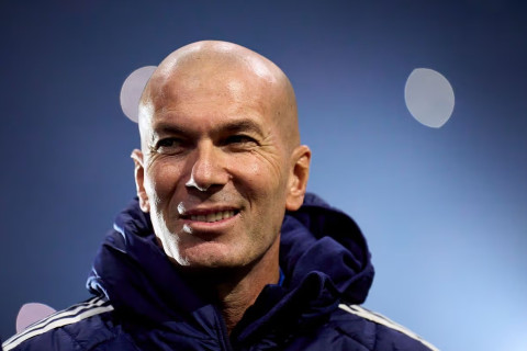 Zidan məşqçilər korpusunu formalaşdırır