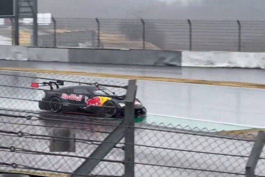Ferstappen Yaponiyada fərqli avtomobillə trasa çıxdı - VİDEO